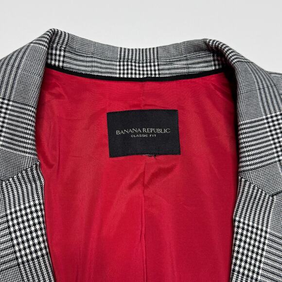 Banana Republic | Gray Plaid Classic Fit Blazer - Picture 4 of 6